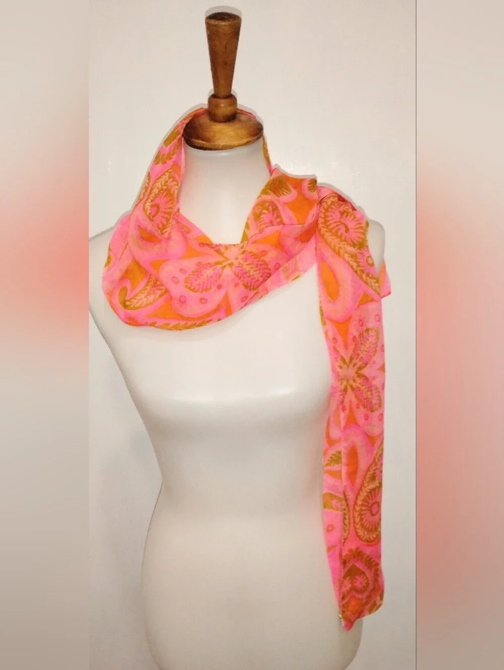 VINTAGE VERA SILK PAISLEY SCARF